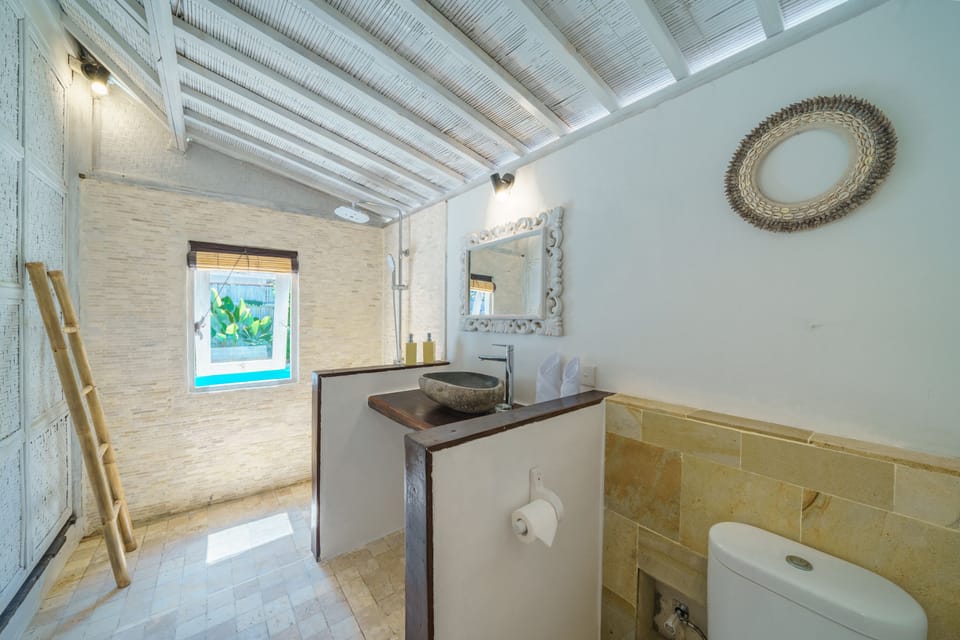 Deluxe Villa, 1 Bedroom, Private Pool | Bathroom | Shower, free toiletries, hair dryer, slippers