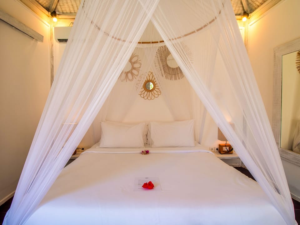 Deluxe Villa, 1 Bedroom, Private Pool | Egyptian cotton sheets, premium bedding, minibar, in-room safe