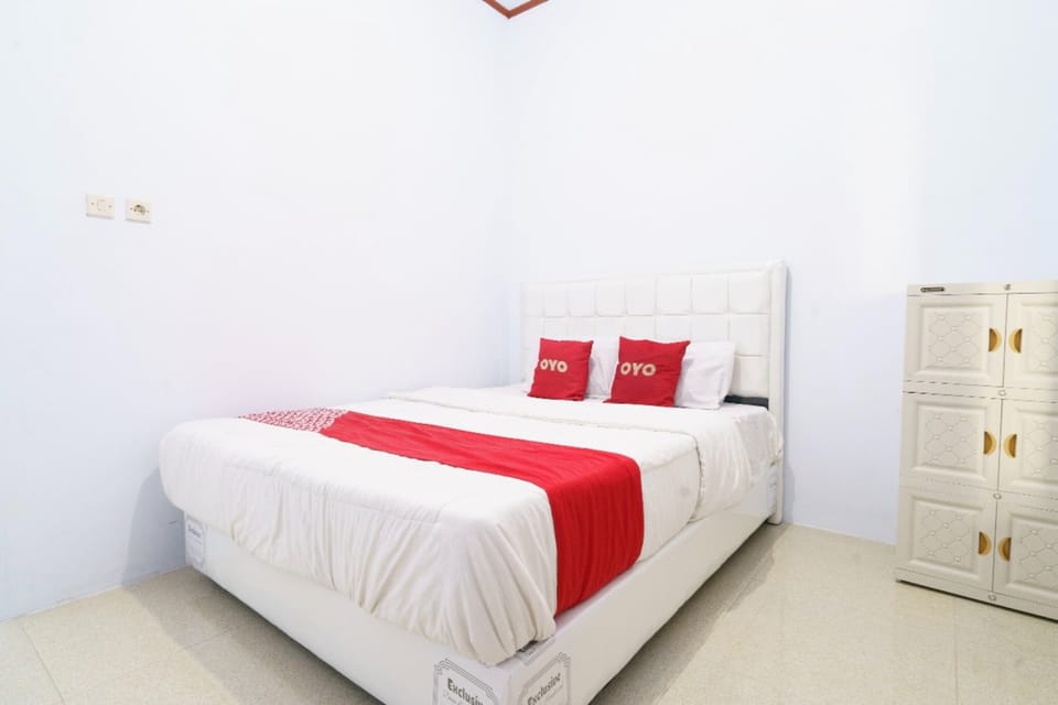 Deluxe Double Room | Desk, free WiFi, bed sheets