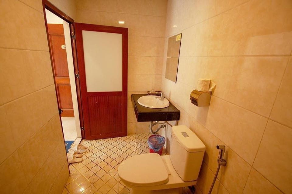 Standard Room | Bathroom