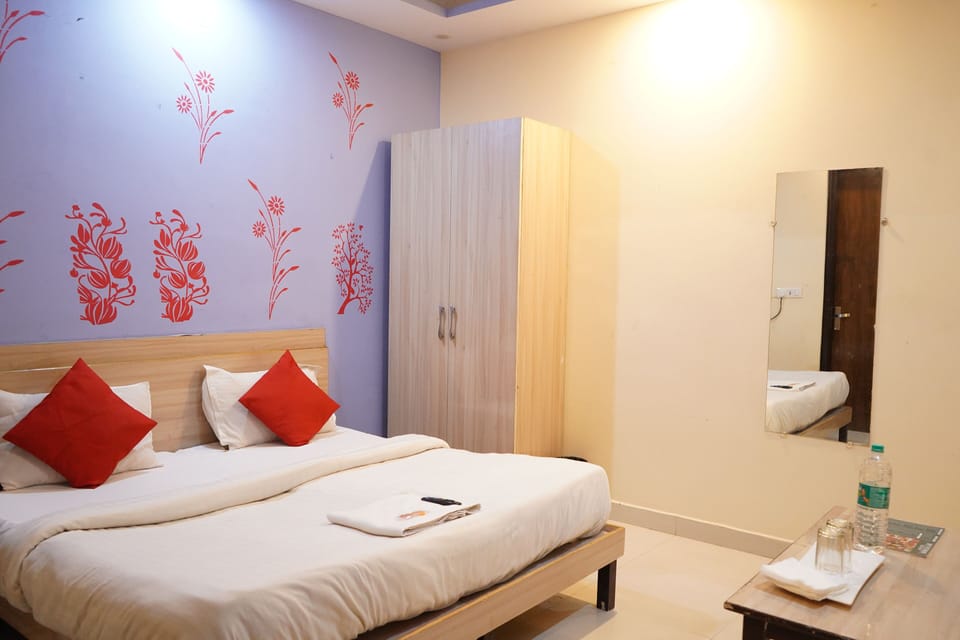 Deluxe Double Room | Desk, soundproofing, free WiFi, bed sheets