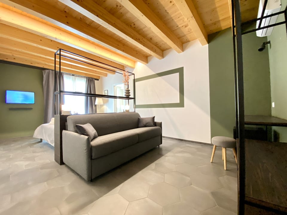 Comfort Quadruple Room | Desk, free WiFi