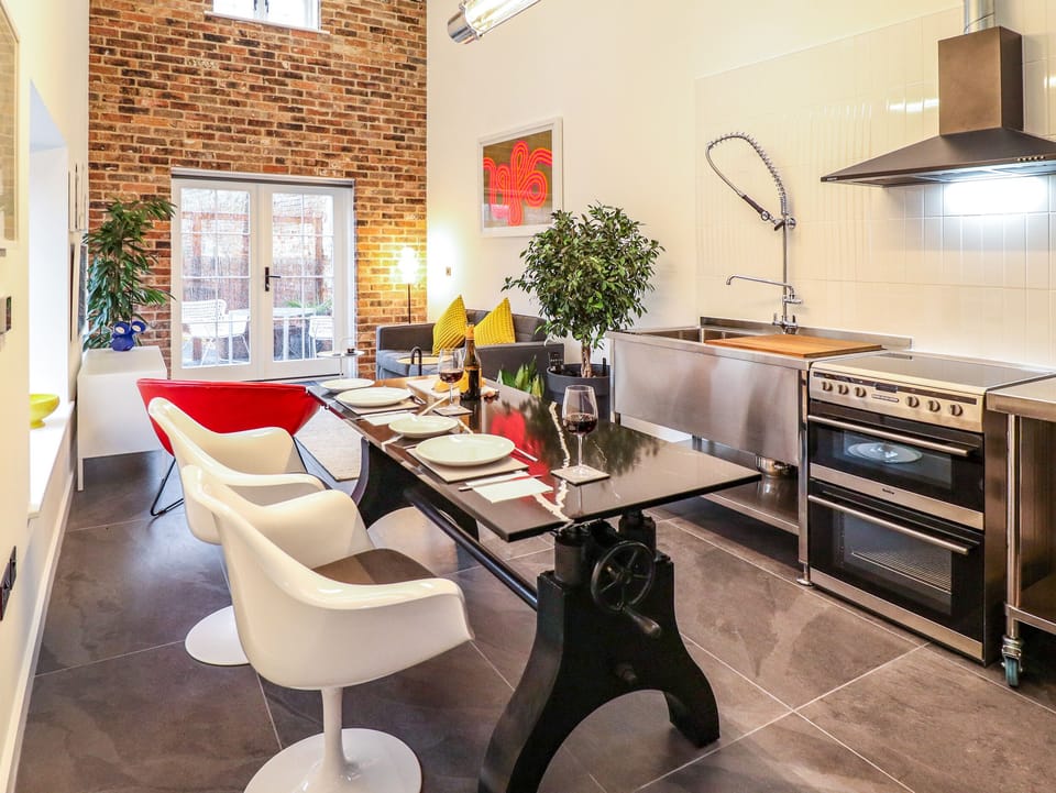 Fridge, dishwasher, electric kettle, toaster