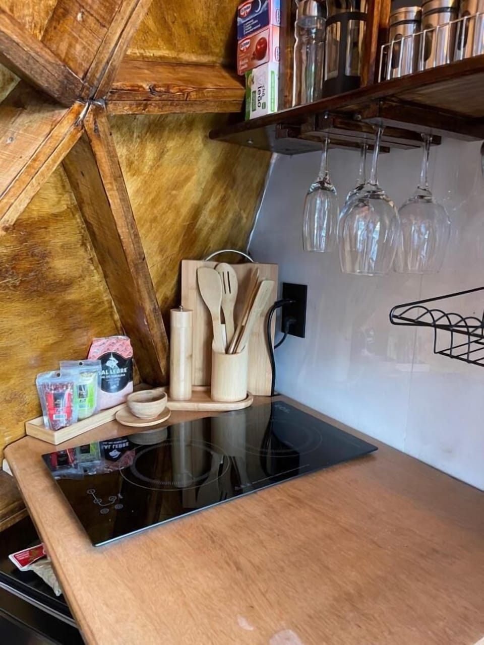 Romantic Chalet, Bathtub | Private kitchen
