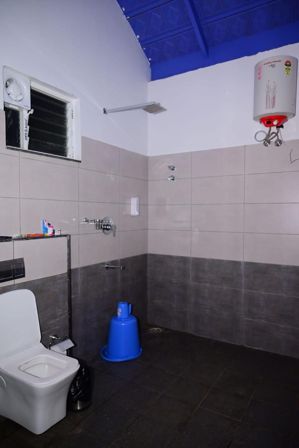 Free toiletries, hair dryer