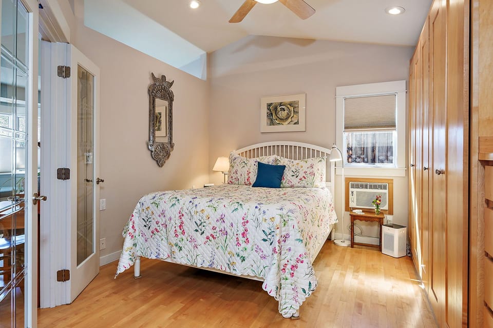 City Bungalow, Garden Area | 1 bedroom, desk, laptop workspace, iron/ironing board