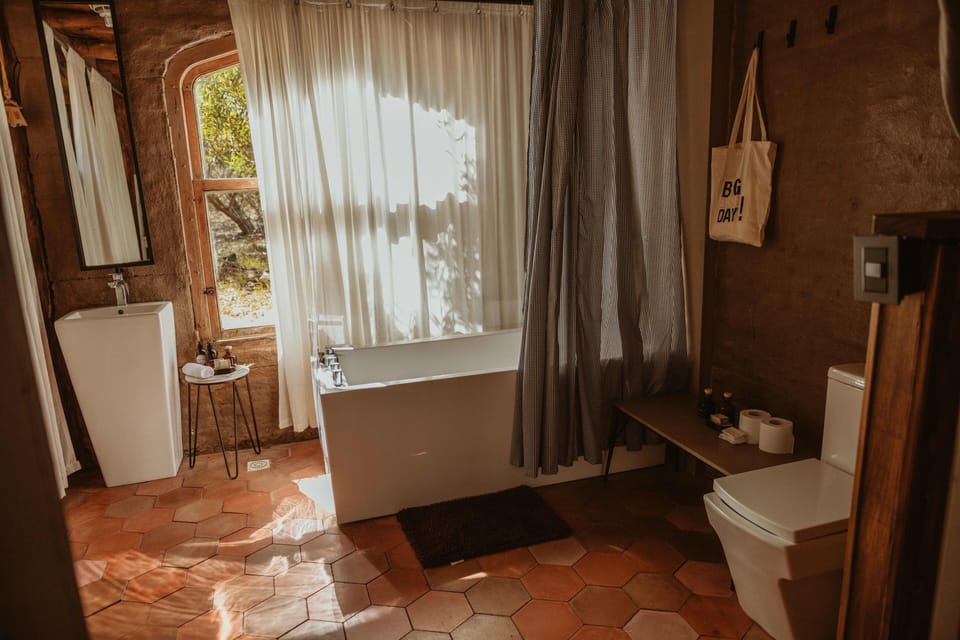 Family Room | Bathroom | Shower, hair dryer, towels, soap