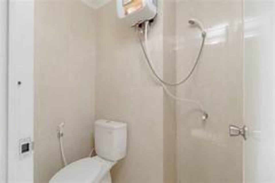 Standard Double Room | Bathroom | Shower, soap