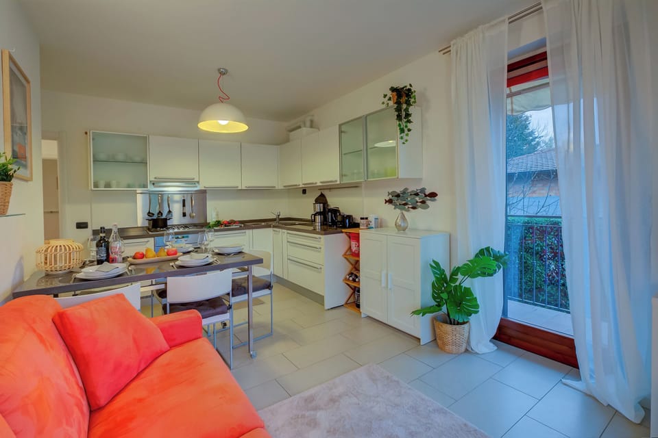 Family Apartment, 1 Bedroom, Balcony (Lenni Apart. Swimming Pool and lake) | Interior
