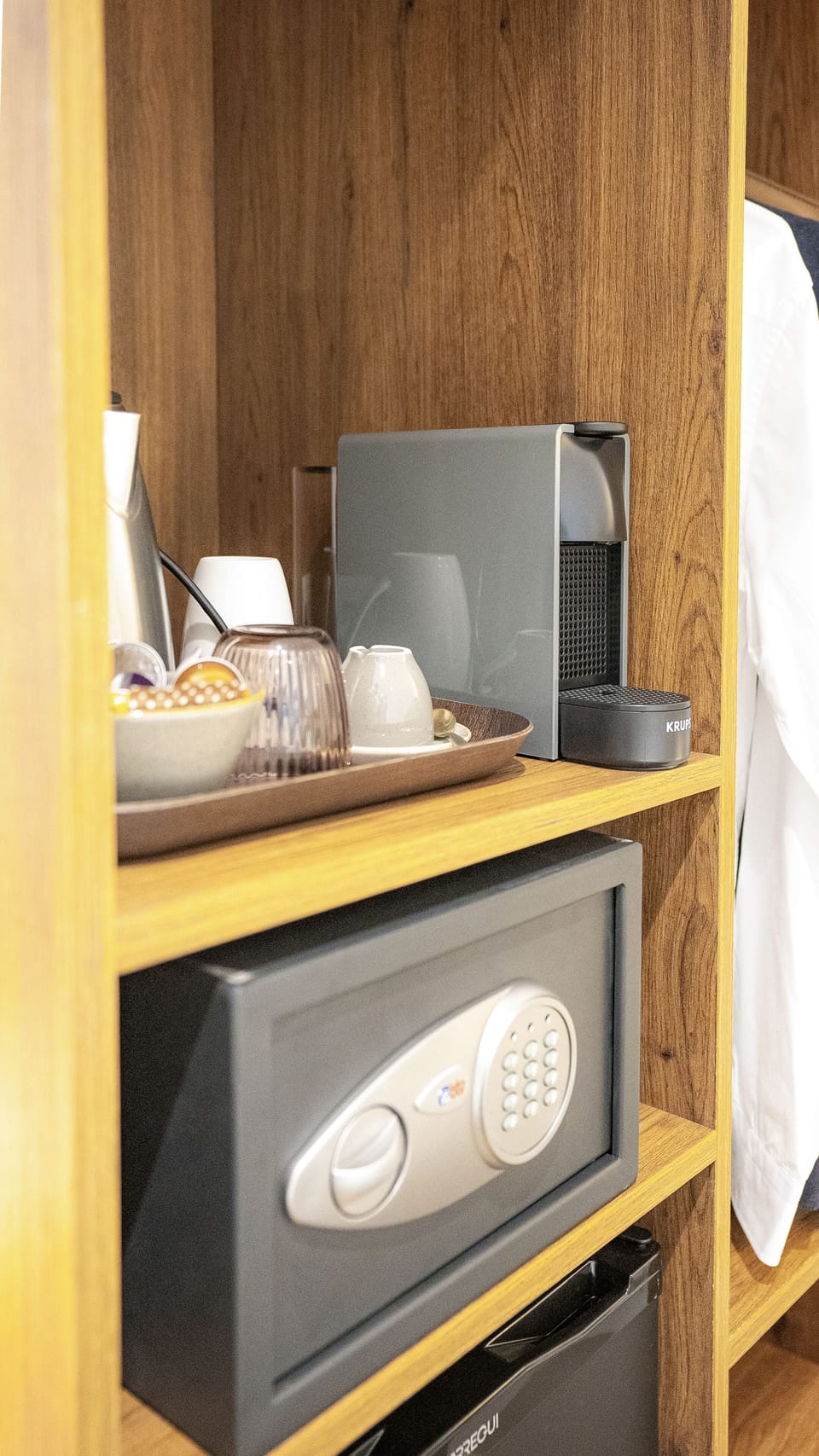 Double Room (Interior) | Minibar, in-room safe, individually decorated, individually furnished
