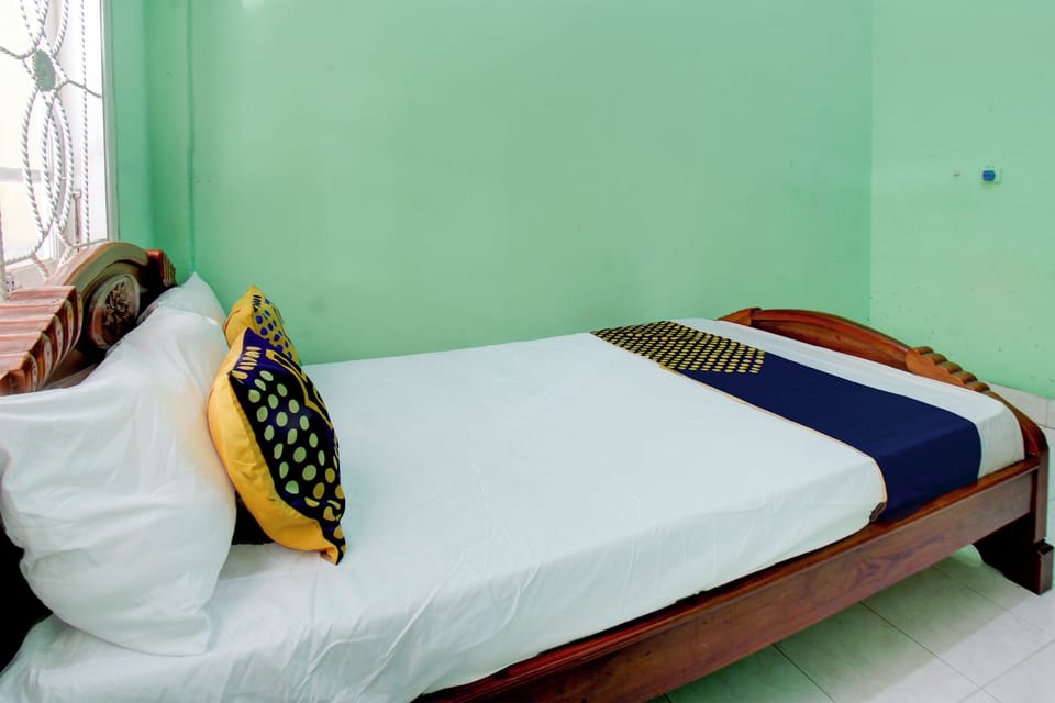 Standard Double Room | WiFi (free), bed sheets