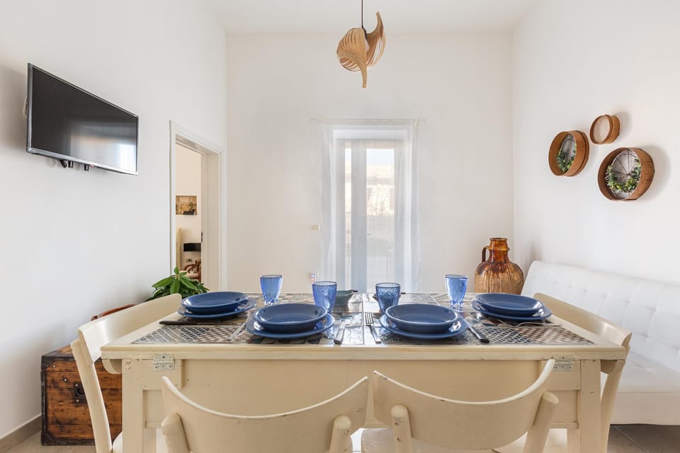 Apartment | Dining room