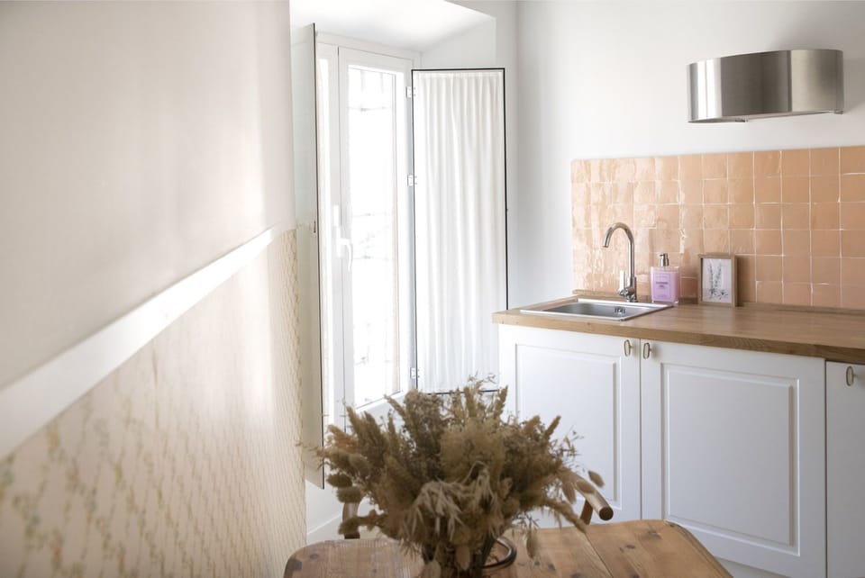 Apartment | Private kitchen | Microwave, espresso maker
