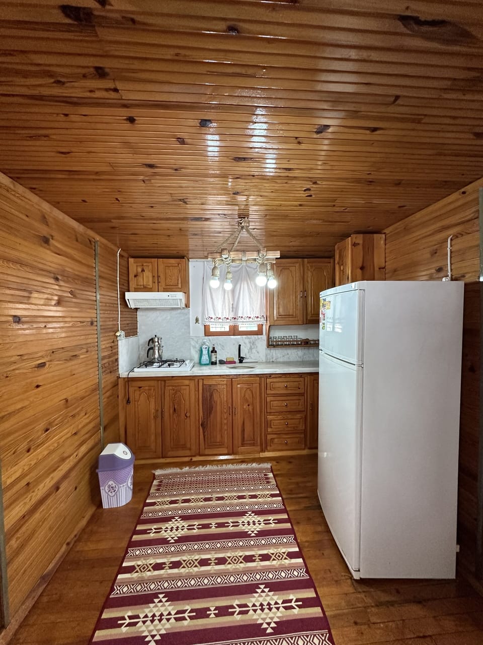 Basic Apartment | Private kitchen | Full-size fridge, oven, stovetop, cookware/dishes/utensils