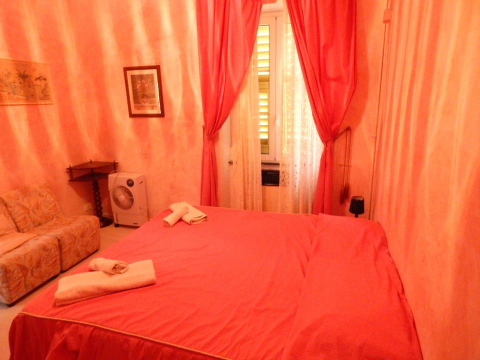 Classic Double Room, 1 Double Bed, City View | Desk, soundproofing, free WiFi