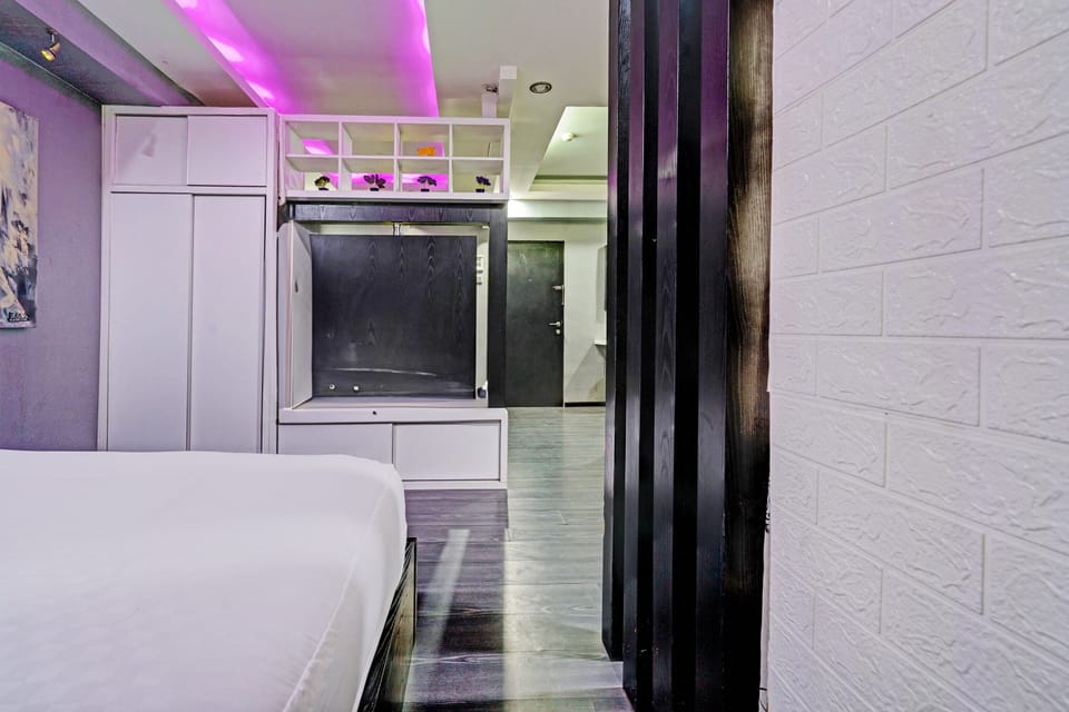 Deluxe Double Room | Desk, free WiFi, bed sheets