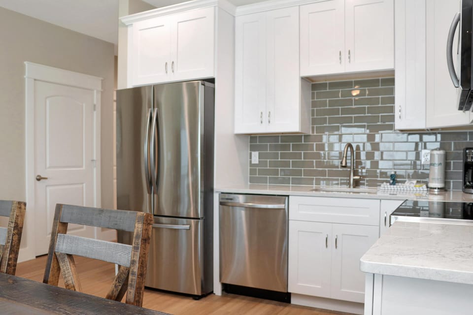 House, Multiple Beds (The Great White 2) | Private kitchen | Oven, toaster