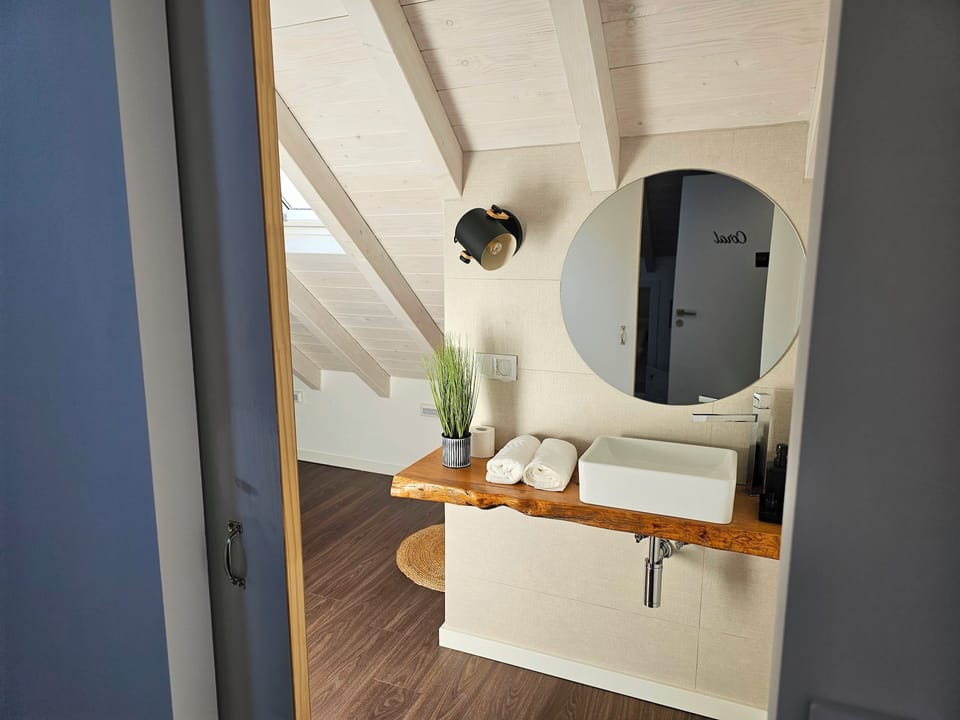 Comfort Room | Bathroom | Shower, hair dryer (on request), towels