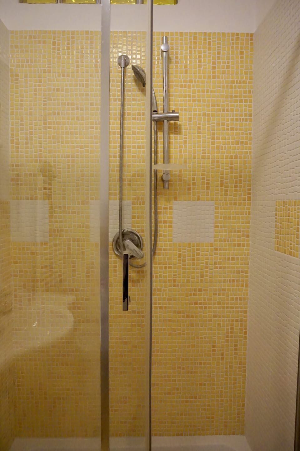 Basic Room, 1 Bedroom, City View | Bathroom | Hair dryer, bidet, towels, soap