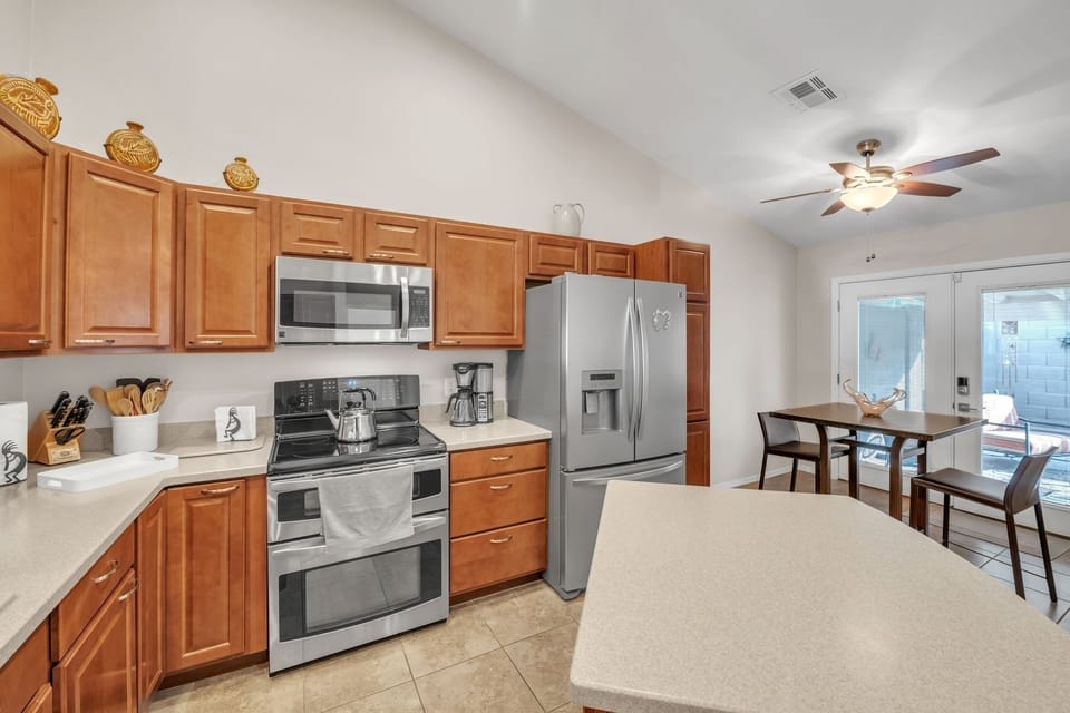 House, 2 Bedrooms | Private kitchen | Fridge, oven, coffee/tea maker