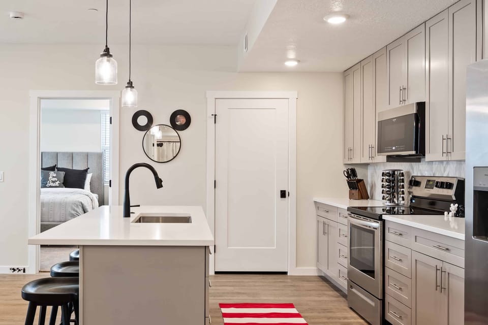 Condo, 2 Bedrooms | Private kitchen | Fridge, oven, coffee/tea maker, toaster