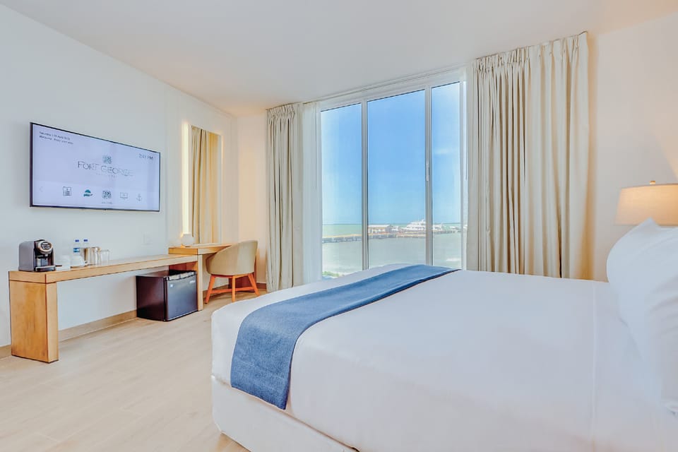 Premium Sea View King | Premium bedding, down comforters, pillowtop beds, in-room safe