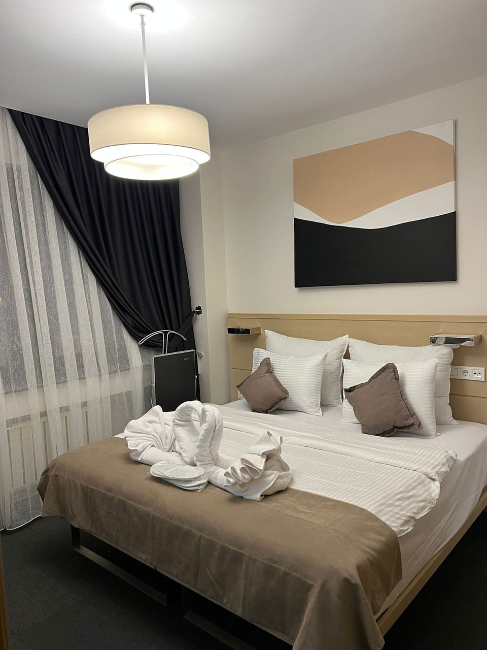 Standard Double Room | Premium bedding, minibar, in-room safe, desk