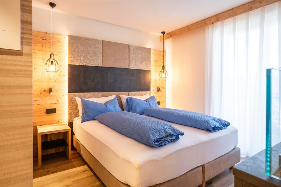 Standard Room | Down comforters, minibar, in-room safe, desk