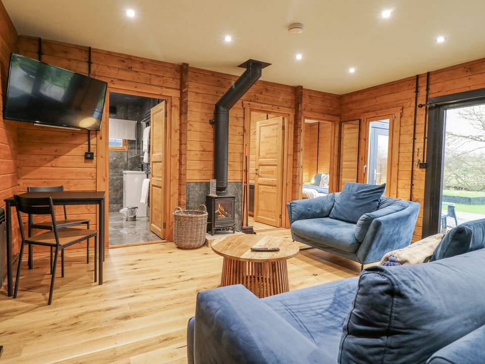 Cottage | Living area | Fireplace