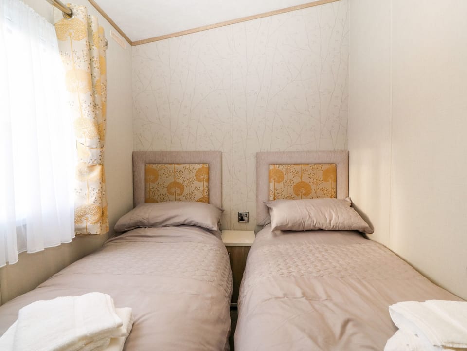 2 bedrooms, individually decorated, individually furnished, free WiFi