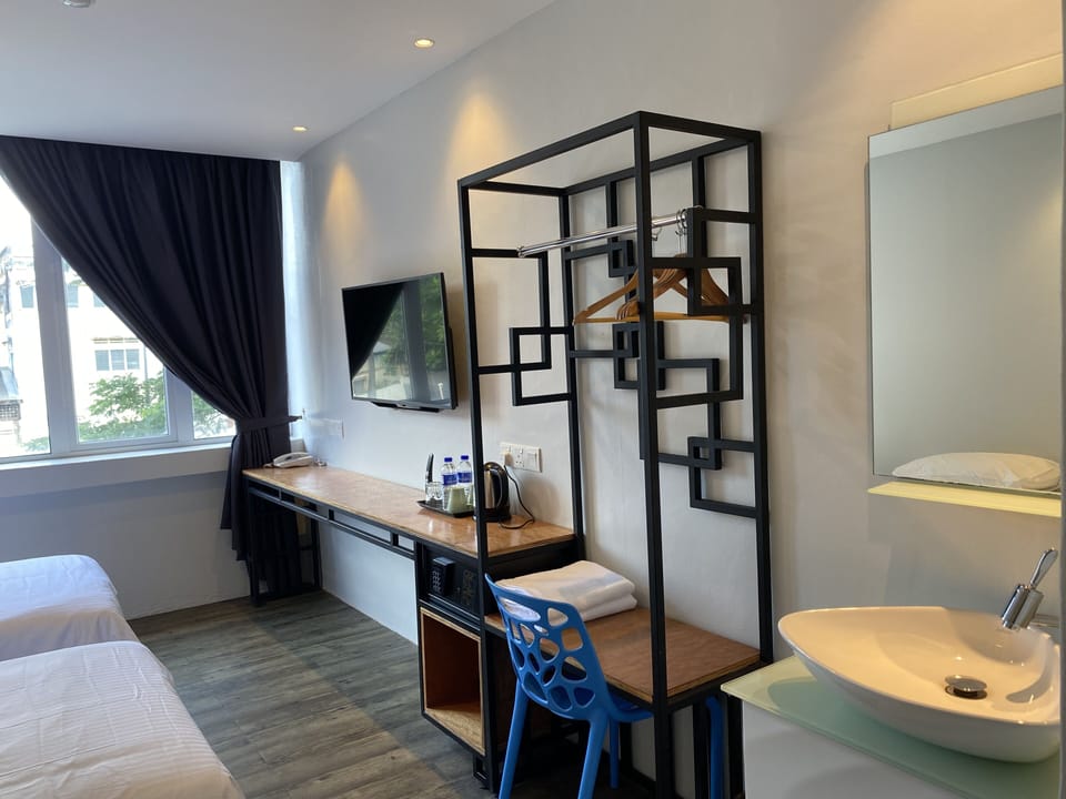 Standard Room | 1 bedroom, in-room safe, free WiFi