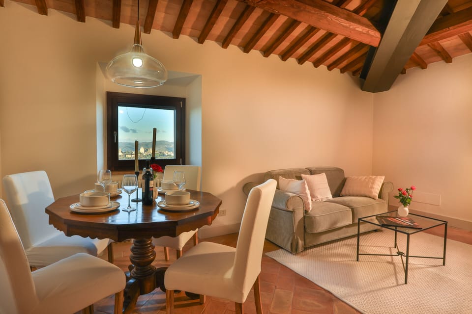 Panoramic Room | Living area | Smart TV