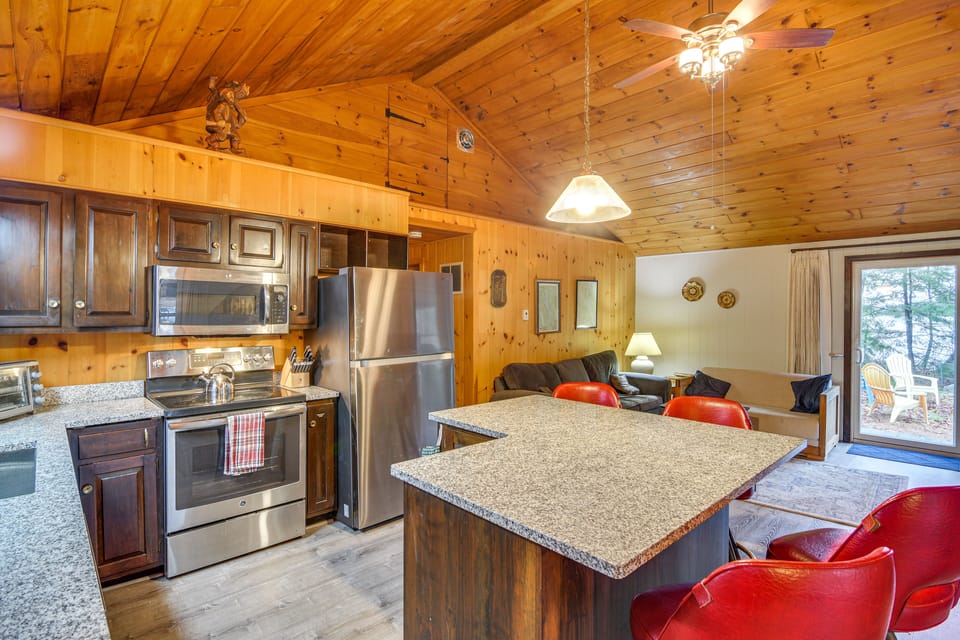 House (2 Bedrooms) | Interior