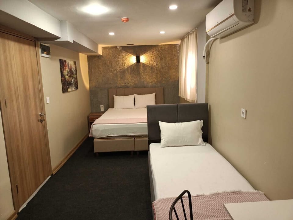 Family Double or Twin Room | Hypo-allergenic bedding, memory foam beds, minibar