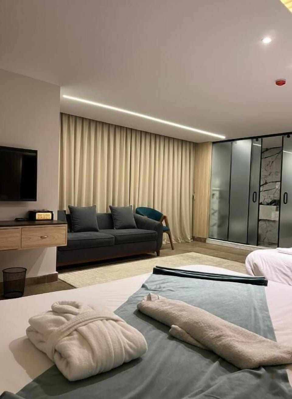Family Room, Mountain View | Minibar, desk, blackout drapes, soundproofing