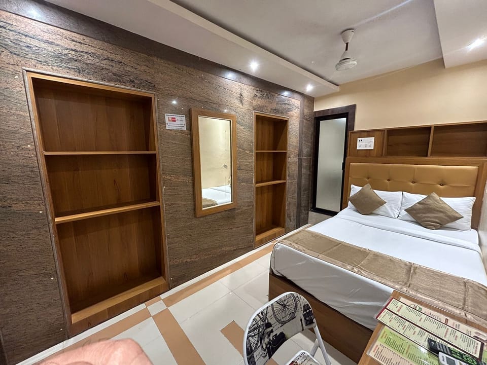 Standard Room | Premium bedding, WiFi (free), bed sheets