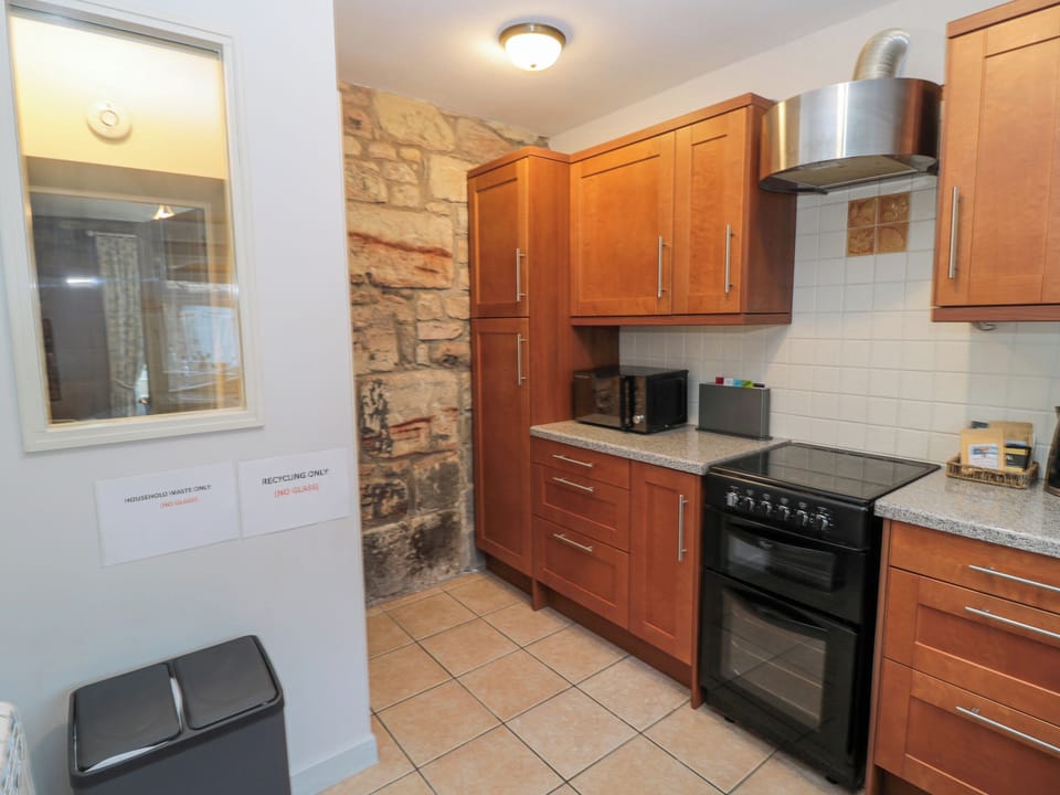 Cottage | Private kitchen | Fridge, dishwasher, electric kettle, toaster