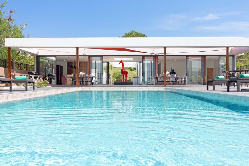 Outdoor pool, sun loungers