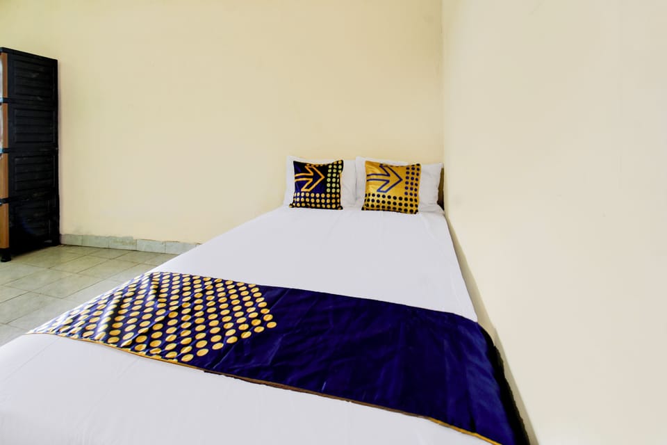 Standard Double Room | WiFi (free), bed sheets