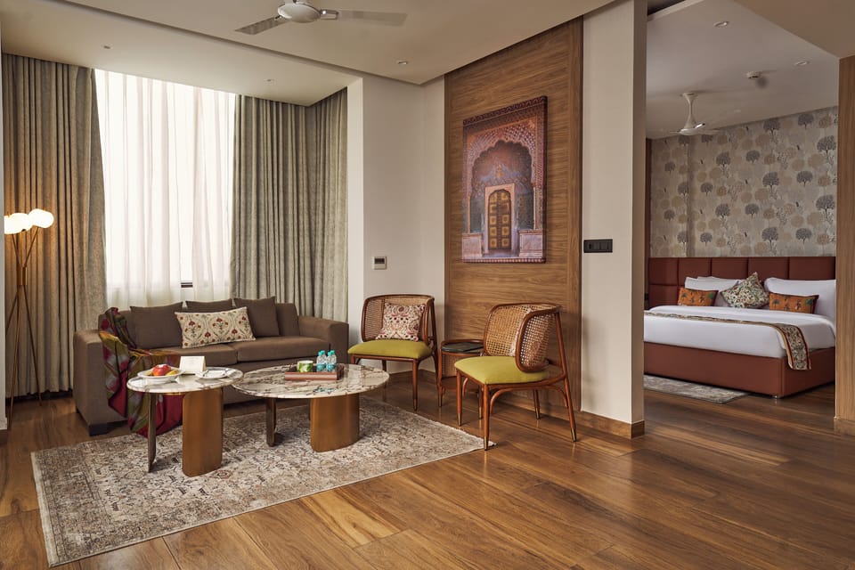 Luxury Suite, 1 Bedroom, City View, Corner | Egyptian cotton sheets, premium bedding, down comforters, pillowtop beds