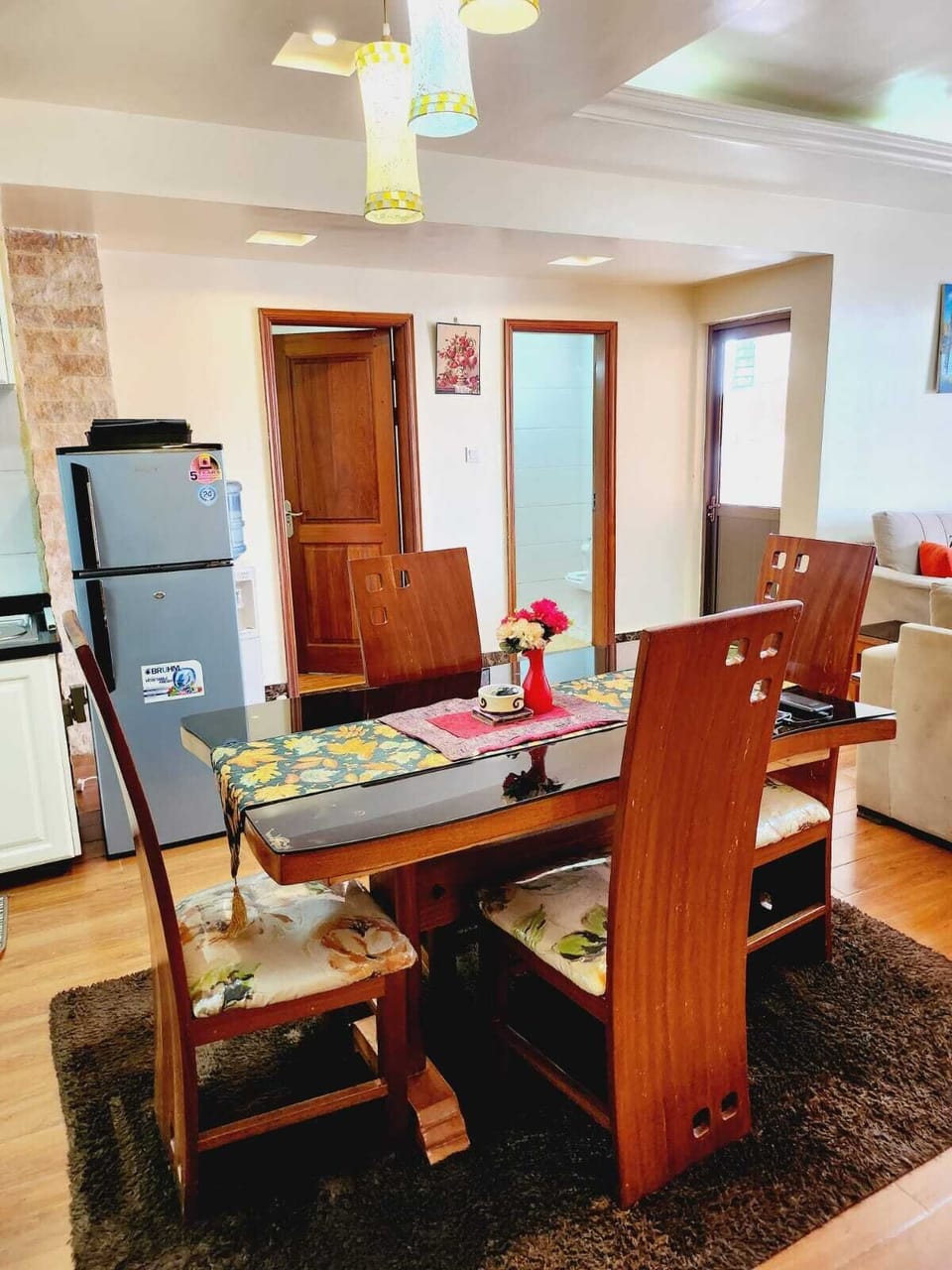 Design Apartment | Living area | 24-inch Smart TV with digital channels