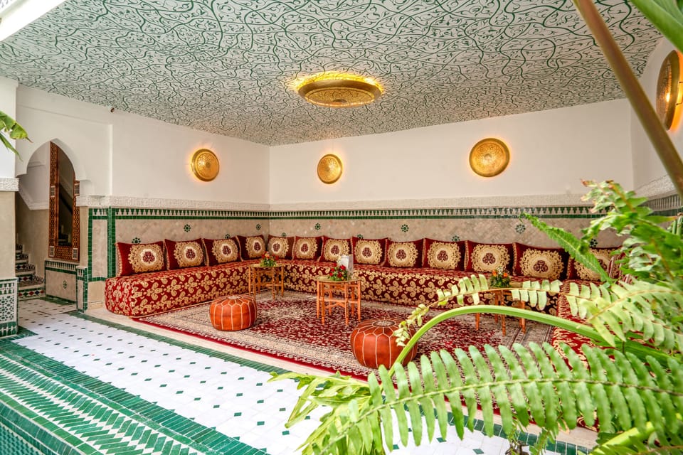 Lobby lounge