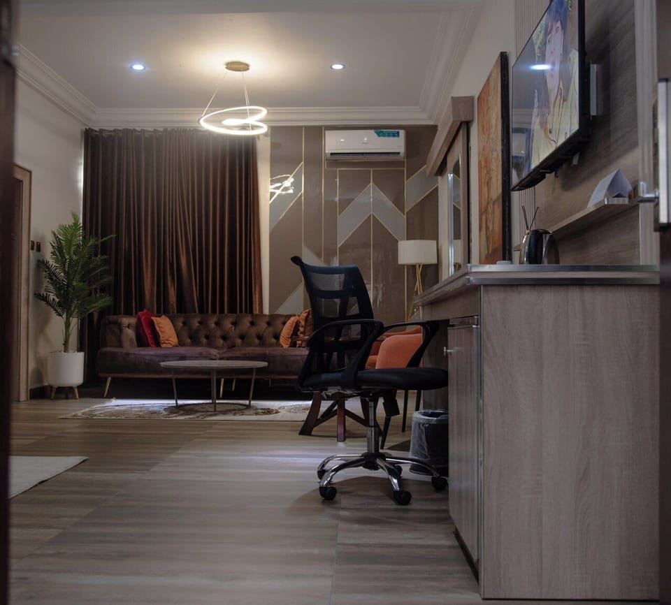 Executive Suite | Living area