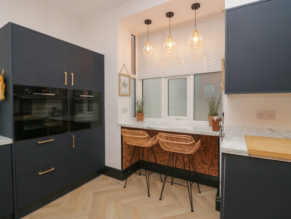 Fridge, dishwasher, electric kettle, toaster