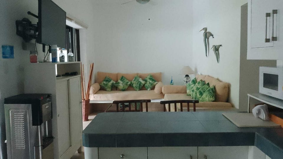 Comfort Apartment | In-room safe, iron/ironing board, WiFi (free), bed sheets