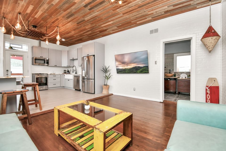 Premium Loft, 1 Bedroom, Balcony | Memory foam beds, individually decorated, individually furnished