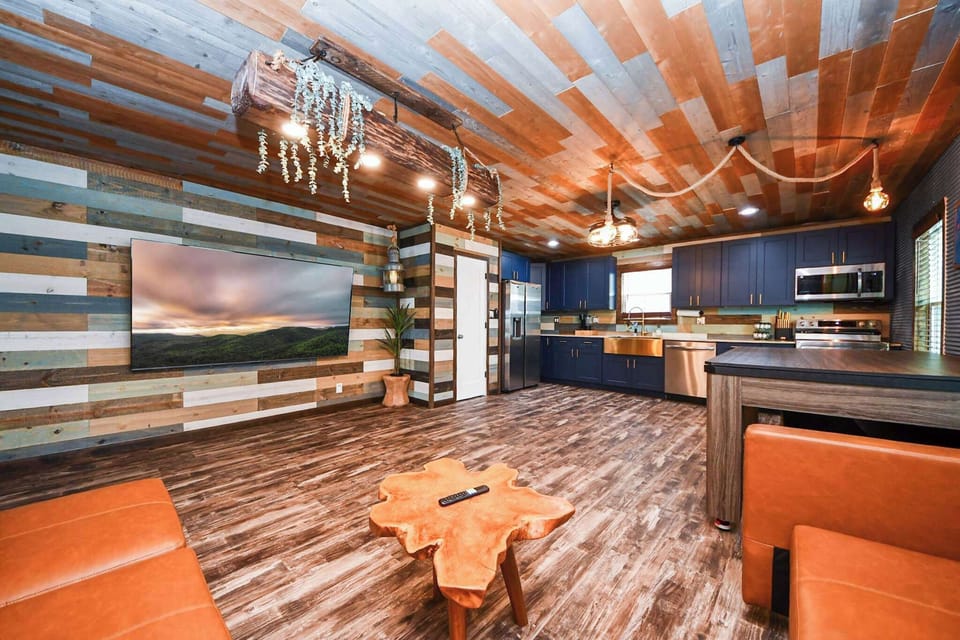Premium Loft, 1 Bedroom | Living area | 75-inch Smart TV with digital channels, Netflix, streaming services