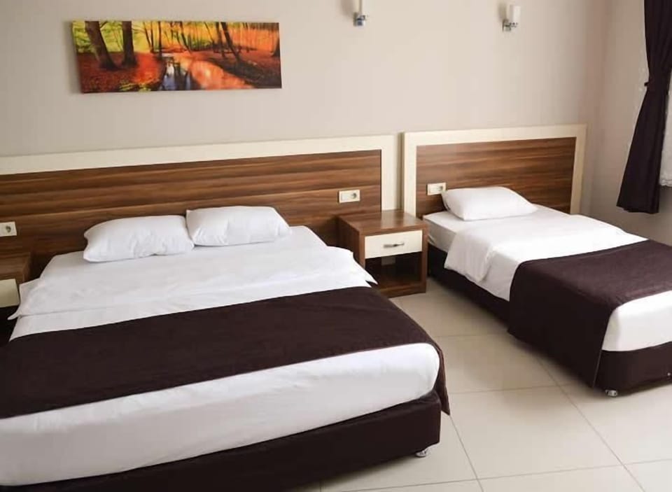 Comfort Double Room, Multiple Beds | Free WiFi