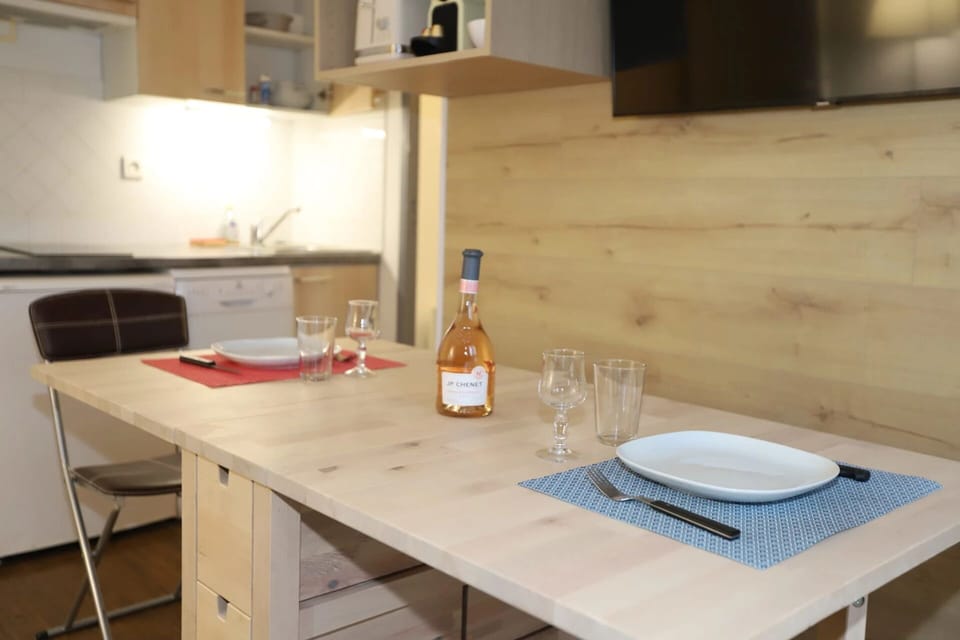 Standard Apartment | Dining room