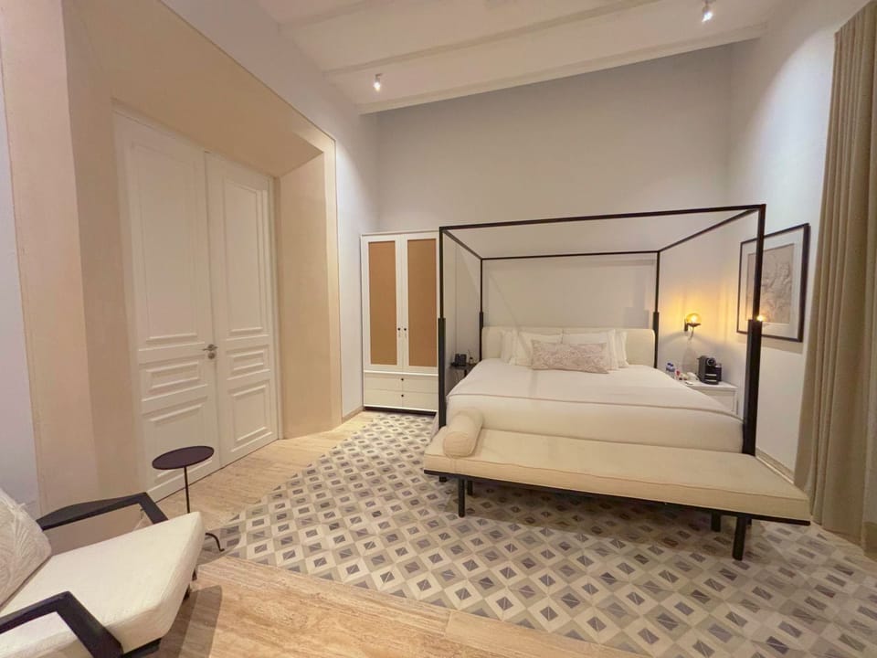 In-room safe, desk, iron/ironing board (on request), WiFi (free)